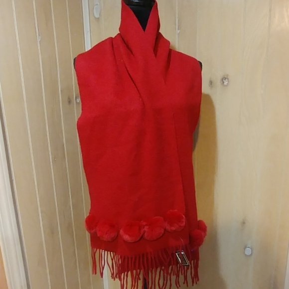 Maggie Red Wool Pompom Fringed Scarf NEW - Picture 3 of 7